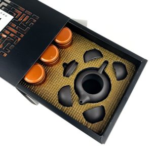 Подарунковий набір чаю Цзінь Цзюнь Мей та Посуду Сі Ши